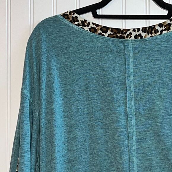 Kori America women’s small green/blue vneck long sleeve blouse animal print trim - Picture 7 of 10